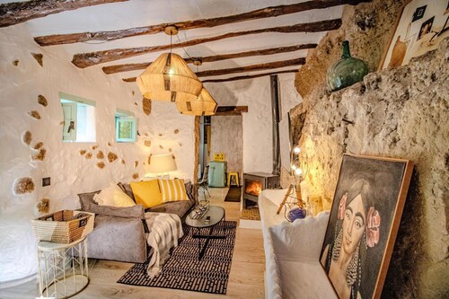XUQ GROUPE DE TOURISME HÉBERGEMENT, SUITE THA 