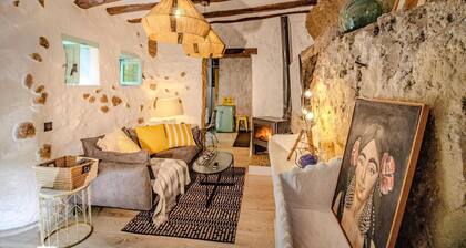 XUQ GROUPE DE TOURISME HĂBERGEMENT, SUITE THA