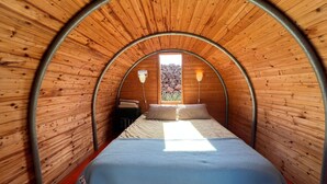 1 bedroom, WiFi (free), bed sheets