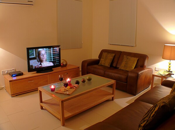 Smart TV, videogames, DVD player