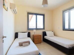 4 dormitorios, tabla de planchar con plancha, wifi gratis y ropa de cama