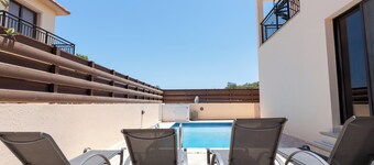 4 Bedroom Villa With Private Pool