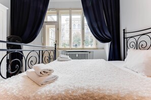2 bedrooms, iron/ironing board, free WiFi, bed sheets