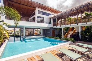 Piscine extérieure
