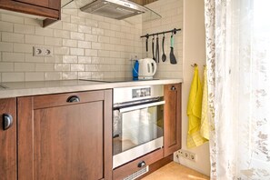 Fridge, microwave, oven, stovetop - Modern Apartment in Schoorl near the Beach (Schoorl)