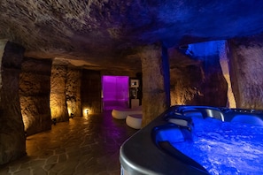 Spa - Spectacular Sea-View Villa with Spa Area (Marsaskala)