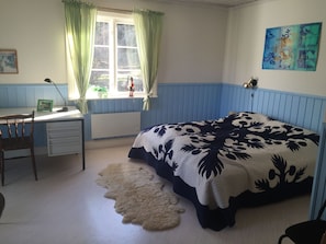 5 Schlafzimmer, Bügeleisen/Bügelbrett