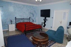 1 bedroom, memory-foam beds, iron/ironing board, WiFi