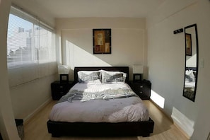 1 chambre, bureau, fer et planche à repasser, Wi-Fi gratuit