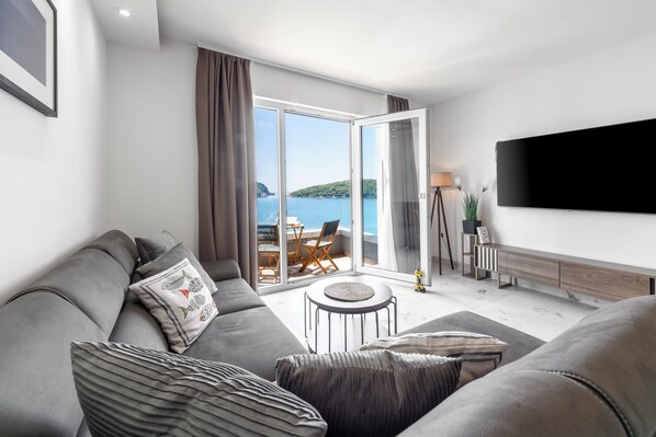 Smart TV, DVD player