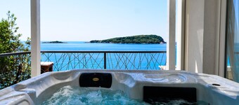 Beach House - Spectacular family beach house with hot tub near Dubrovnik