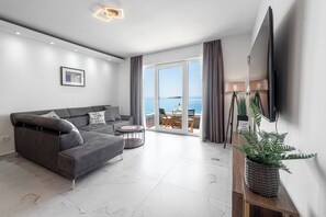 Smart TV, DVD player