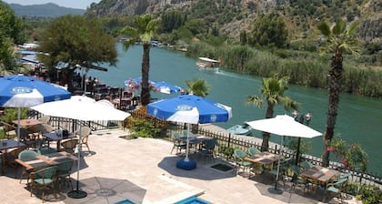 Schöne freistehende Villa mit Pool, 2 min zu Fuß zum Zentrum von Dalyan