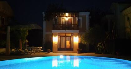 Schöne freistehende Villa mit Pool, 2 min zu Fuß zum Zentrum von Dalyan