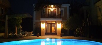 Beautiful Detached villa, 2 min walk to centre of Dalyan, free private transfer