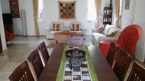 Smart TV, fireplace, video games, DVD player - Beautiful Detached villa, 2 min walk to centre of Dalyan, free private transfer (Dalyan)