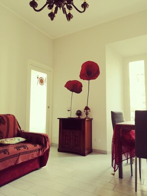 TV, books - ELE-FANTI S. Giovanni -Manzoni house (Roma)