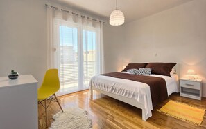 2 bedrooms, iron/ironing board, free WiFi, bed sheets - Apartment in Split area (Podstrana)