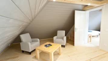 3 quartos, ferros/tábuas de passar roupa, Wi-Fi, roupa de cama