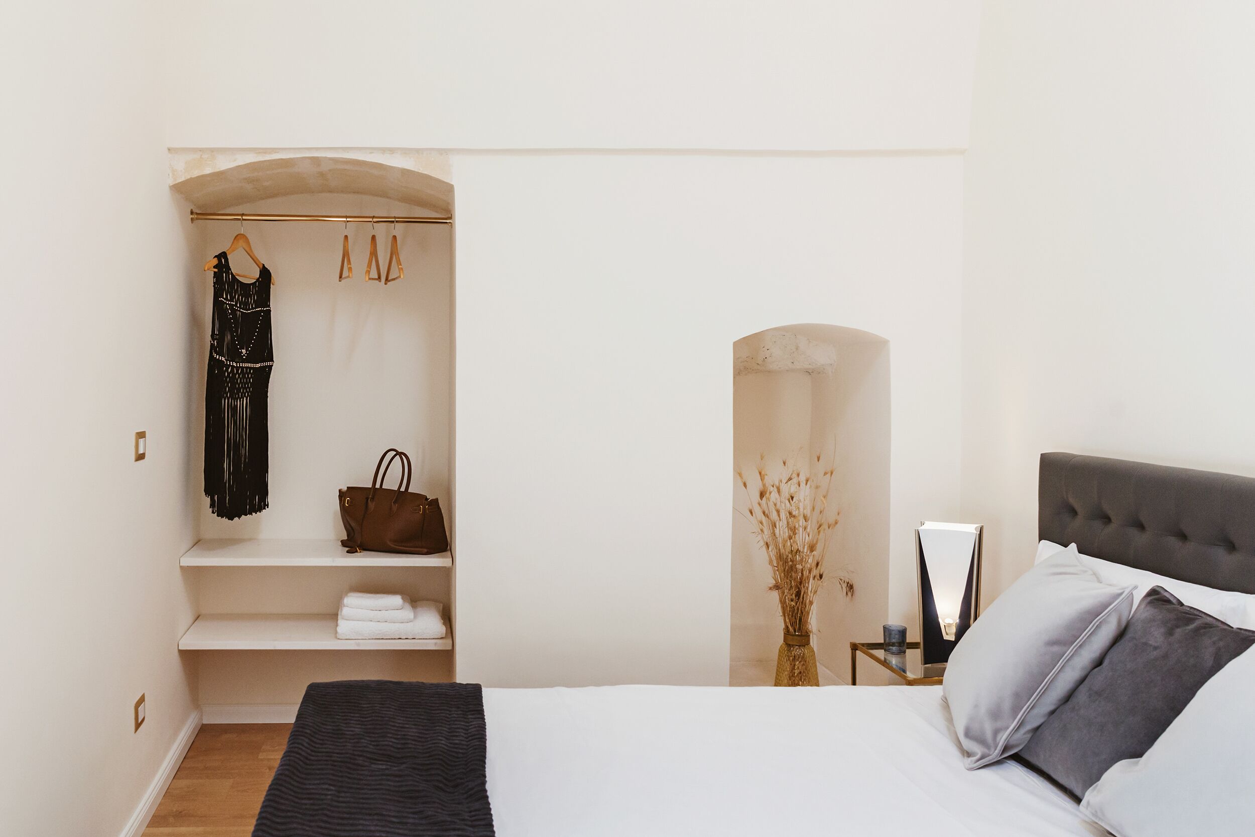 2 makuuhuonetta, työpöytä, äänieristys, Wi-Fi