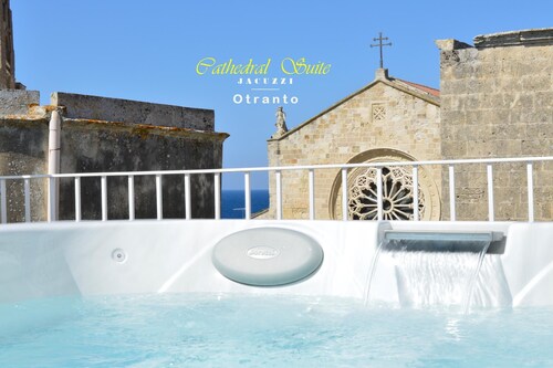 Cathedral Suite | Otranto with private rooftop JACUZZI ~ Luxury aparthotel ~