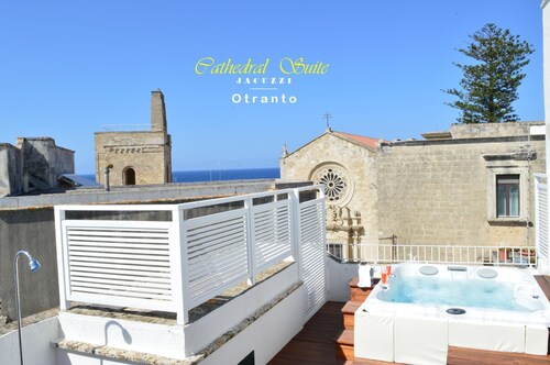 Kathedrale Suite | Otranto mit privatem Dach JACUZZI<br><br>Luxuriöses Aparthotel 