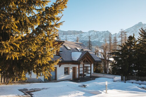 Big, open plan, family friendly chalet near to walks, cycling & local amenities