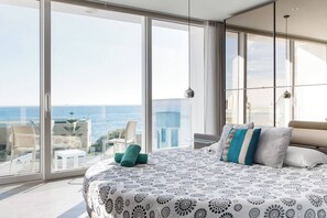 5 bedrooms, iron/ironing board, travel crib, free WiFi