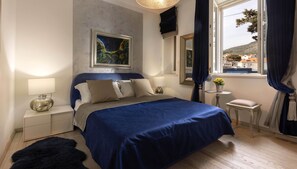 4 habitaciones, escritorio, tabla de planchar con plancha y wifi gratis 