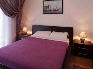 2 chambres, fer et planche à repasser, Wi-Fi, draps fournis