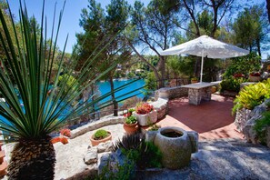 Terrace/patio - Beautiful Dalmatian style villa with magnificent garden (Bobovisca na moru/Bobovisca at sea/)