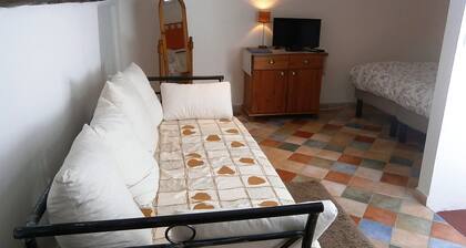 Spacieux loft dans la jolie ville de Saint-Chinian