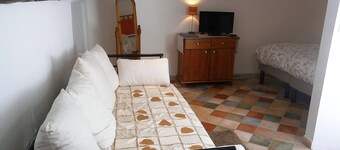 Spacieux loft dans la jolie ville de Saint-Chinian