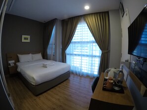 Deluxe Double Room, 1 Queen Bed | Desk, free WiFi - Hotel Ariana Iskandar (Johor Bahru)