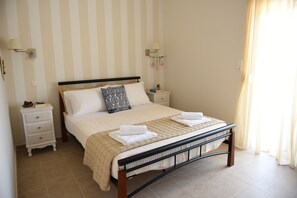 2 Schlafzimmer, Schreibtisch, schallisolierte Zimmer