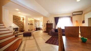 Flachbildfernseher, Kamin