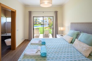2 habitaciones, tabla de planchar con plancha, cuna de viaje y wifi 
