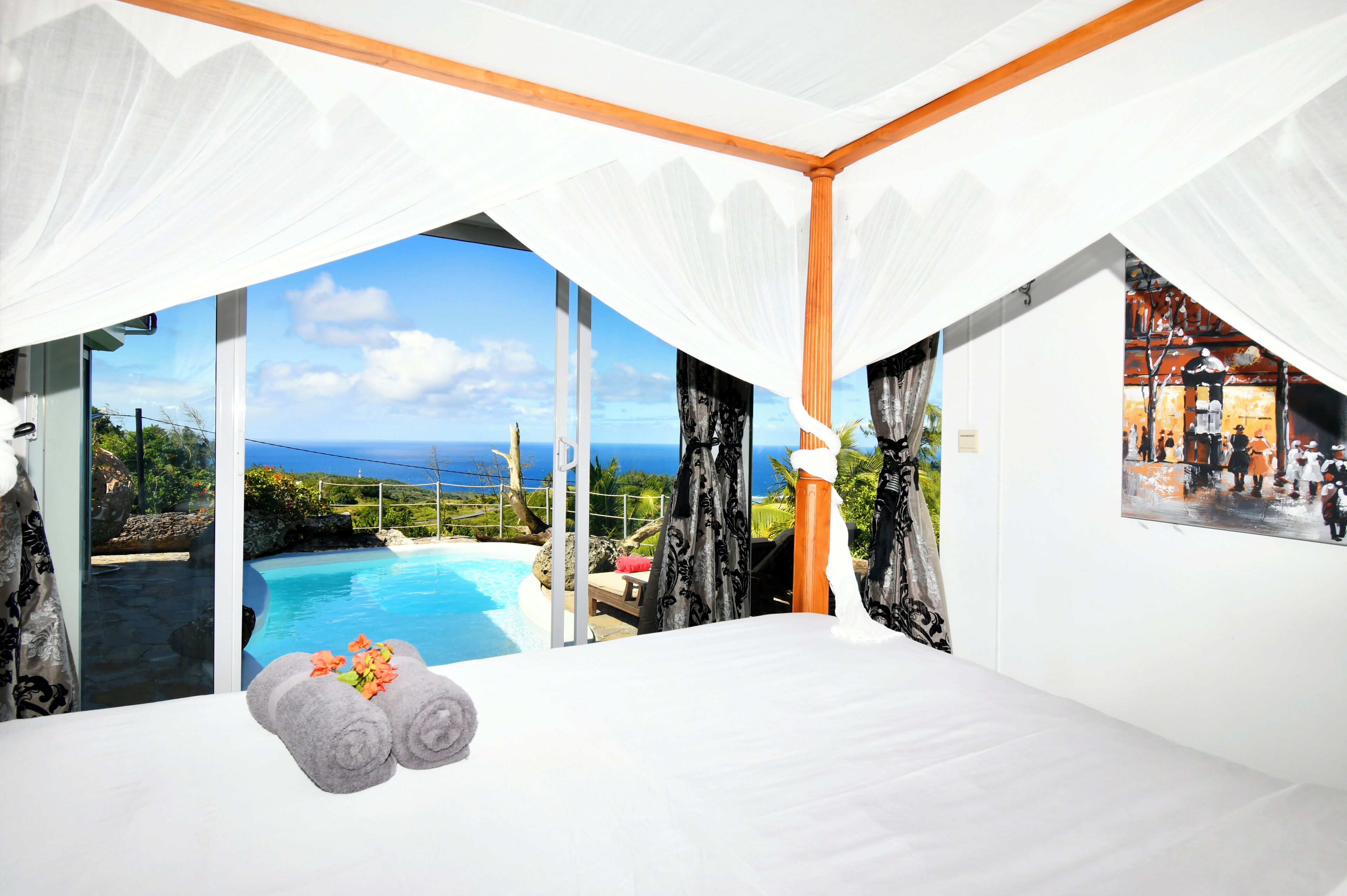 3 bedrooms, in-room safe, desk, iron/ironing board