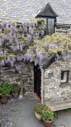 Stunning Period Farmhouse in Rural Setting
