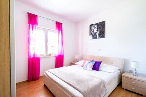 4 bedrooms, free WiFi, bed sheets