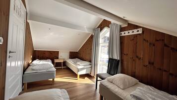 4 soverom, reiseseng for barn, wi-fi (inkludert) og sengetøy