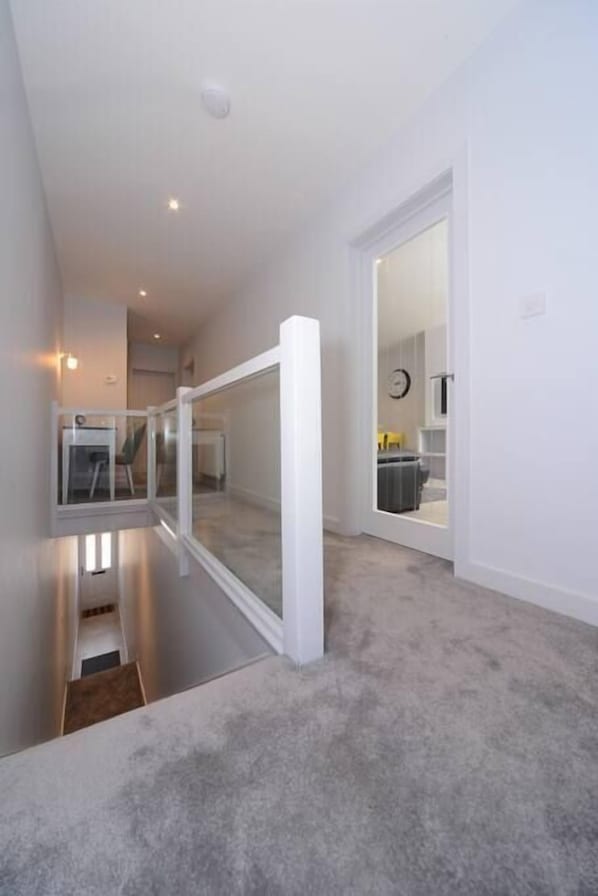 Interior - Luxury ⭐⭐⭐⭐⭐- Near Sandbanks BEACH! Netflix & WiFi (Poole)