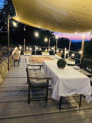 Outdoor dining