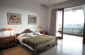 5 Schlafzimmer, Bügeleisen/Bügelbrett, kostenloses WLAN, Bettwäsche