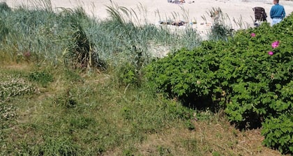 bonne raison. adapté aux enfants. plage à 250m. 10 vélos, trampoline. 6-8 pes