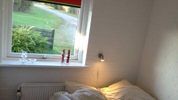 3 bedrooms, desk, travel crib, free WiFi