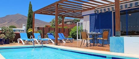 Outdoor pool, a heated pool