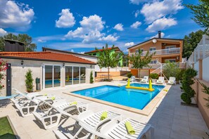 A heated pool - COZY HOUSE HEATED POOL, NEAR BEACH IN SPLIT COUNTY (Imotski)