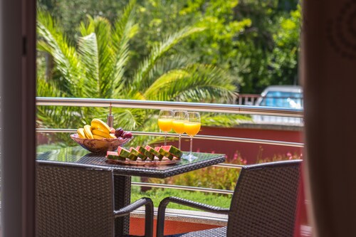 Charmante Villa, nur 150 m vom Kiesstrand entfernt