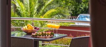 Charming holiday house, just 150 m meters from the pebble beach